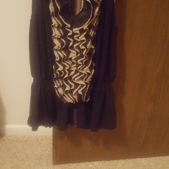 SHIRT AND NECKLACE ....2FOR1 DEAL - Picture 4 of 5